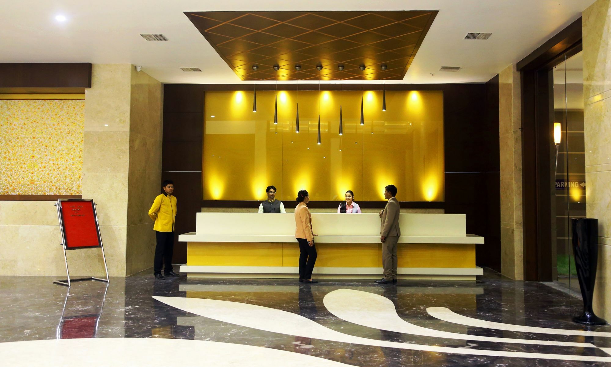 Vijan Mahal Hotel จาบัลปูร์ ภายนอก รูปภาพ