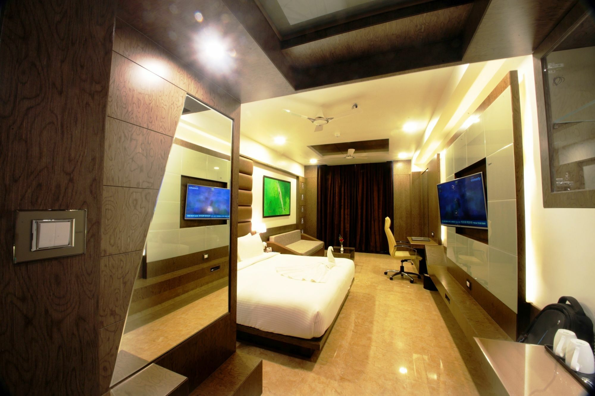 Vijan Mahal Hotel จาบัลปูร์ ภายนอก รูปภาพ